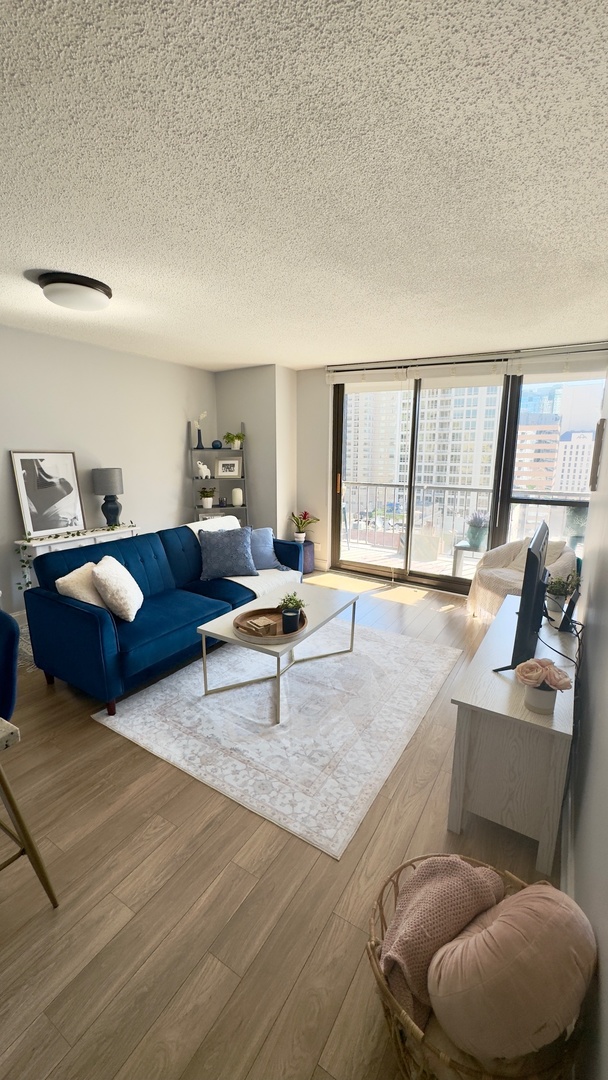 10 E Ontario Street #2101, Chicago, IL 60611