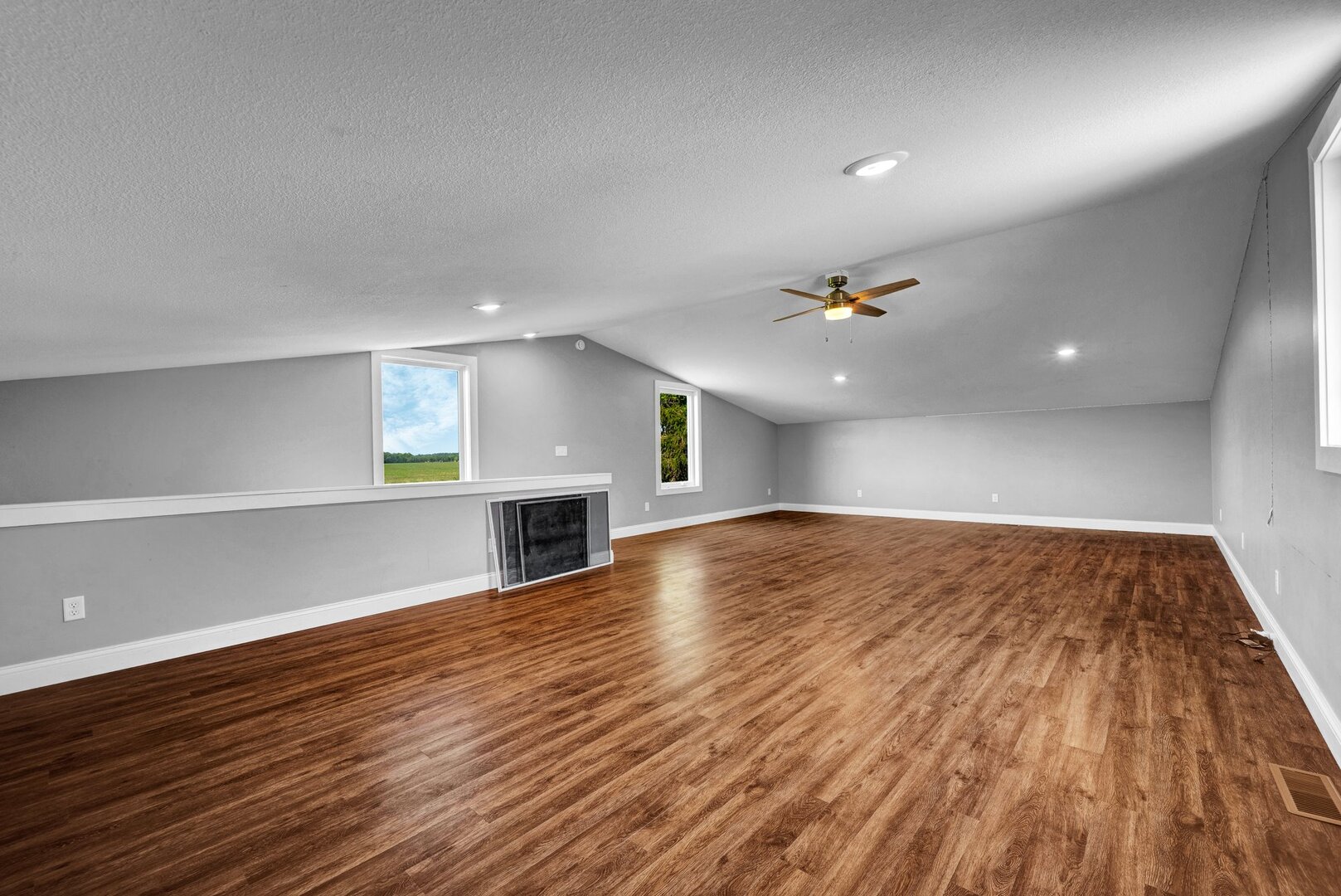 7423 N 1550 East Road, Heyworth, IL 61745