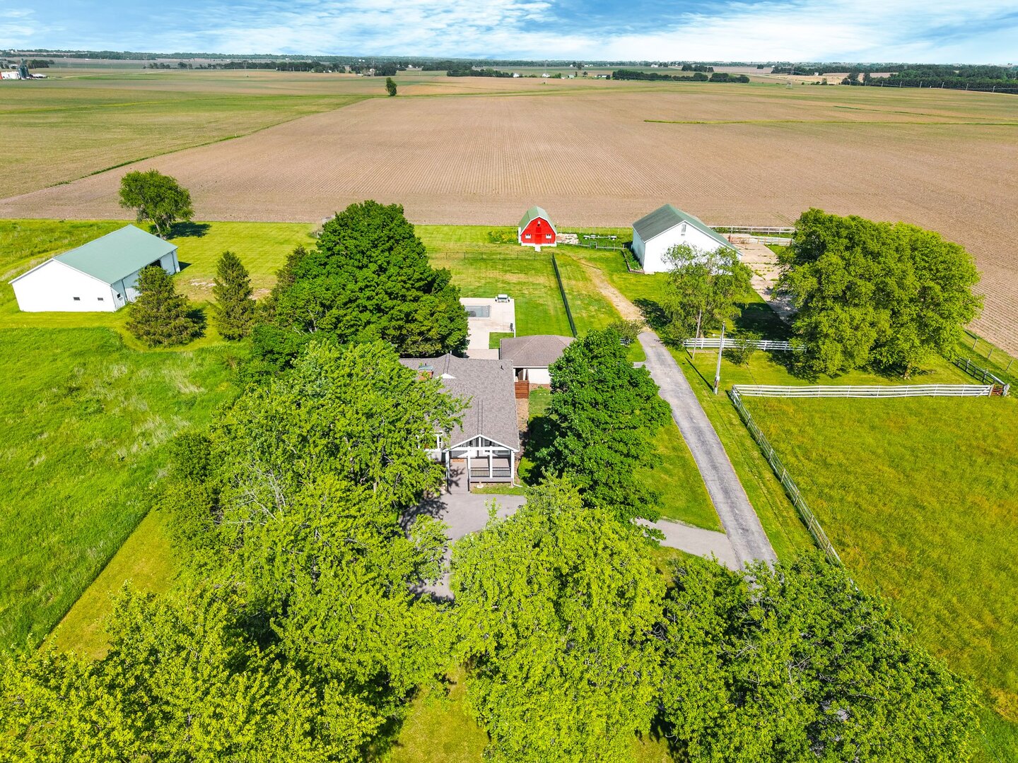 7423 N 1550 East Road, Heyworth, IL 61745