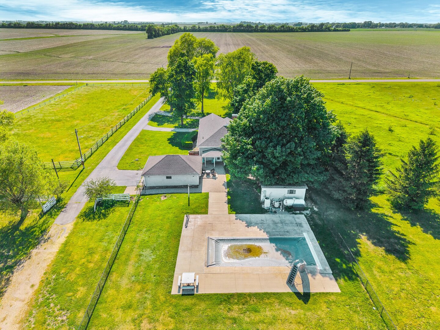7423 N 1550 East Road, Heyworth, IL 61745