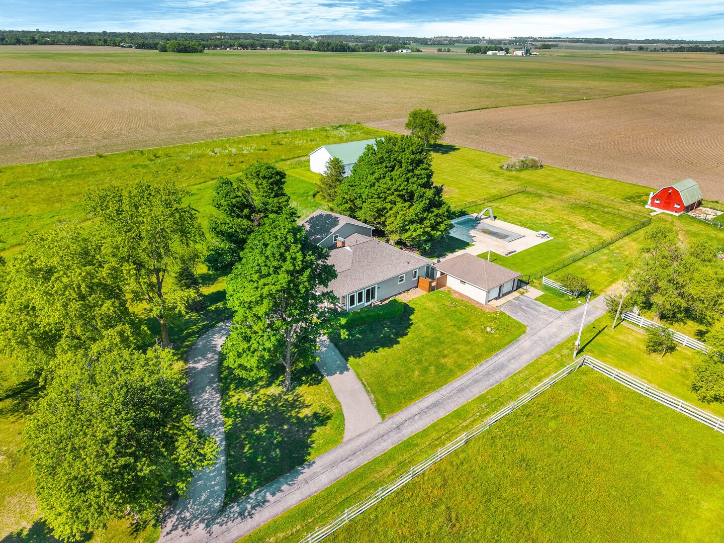 7423 N 1550 East Road, Heyworth, IL 61745