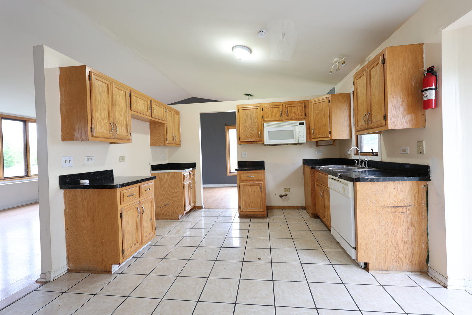 5011 FAIROAKS Court, Country Club Hills, IL 60478
