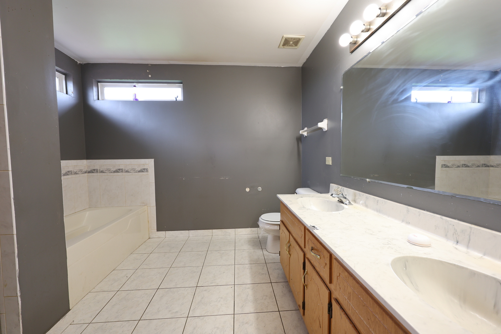 5011 FAIROAKS Court, Country Club Hills, IL 60478