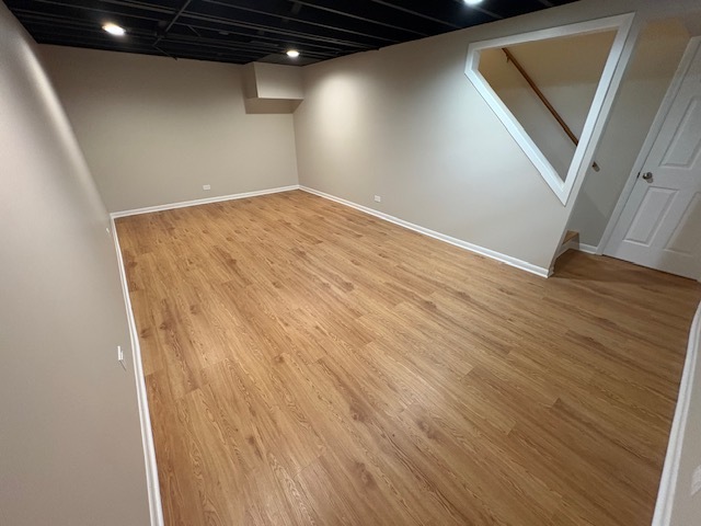 975 N York Street, Elmhurst, IL 60126
