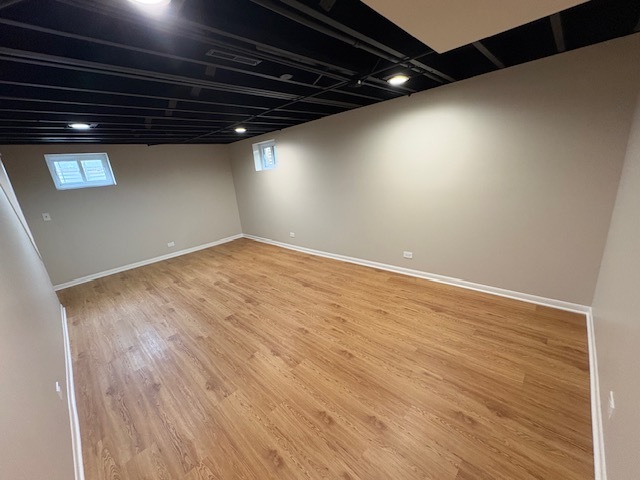 975 N York Street, Elmhurst, IL 60126