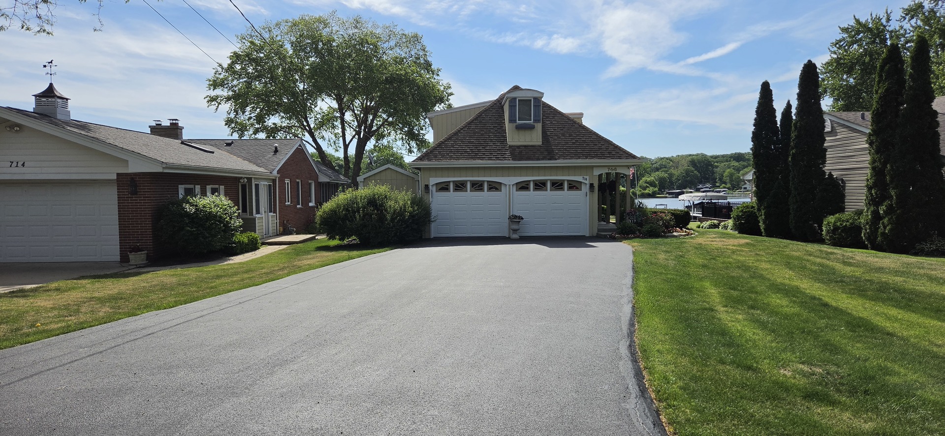 716 S Riverside Drive, McHenry, IL 60050