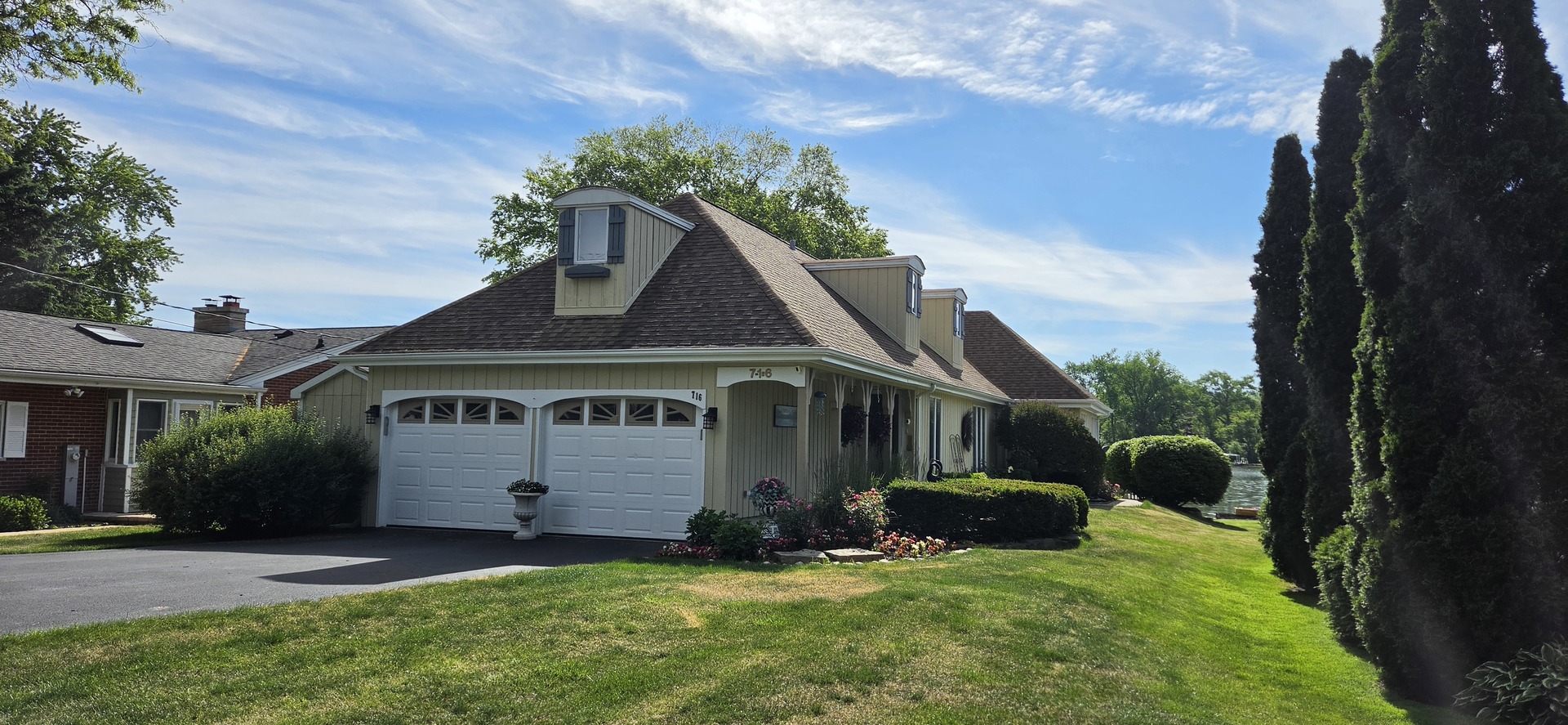 716 S Riverside Drive, McHenry, IL 60050