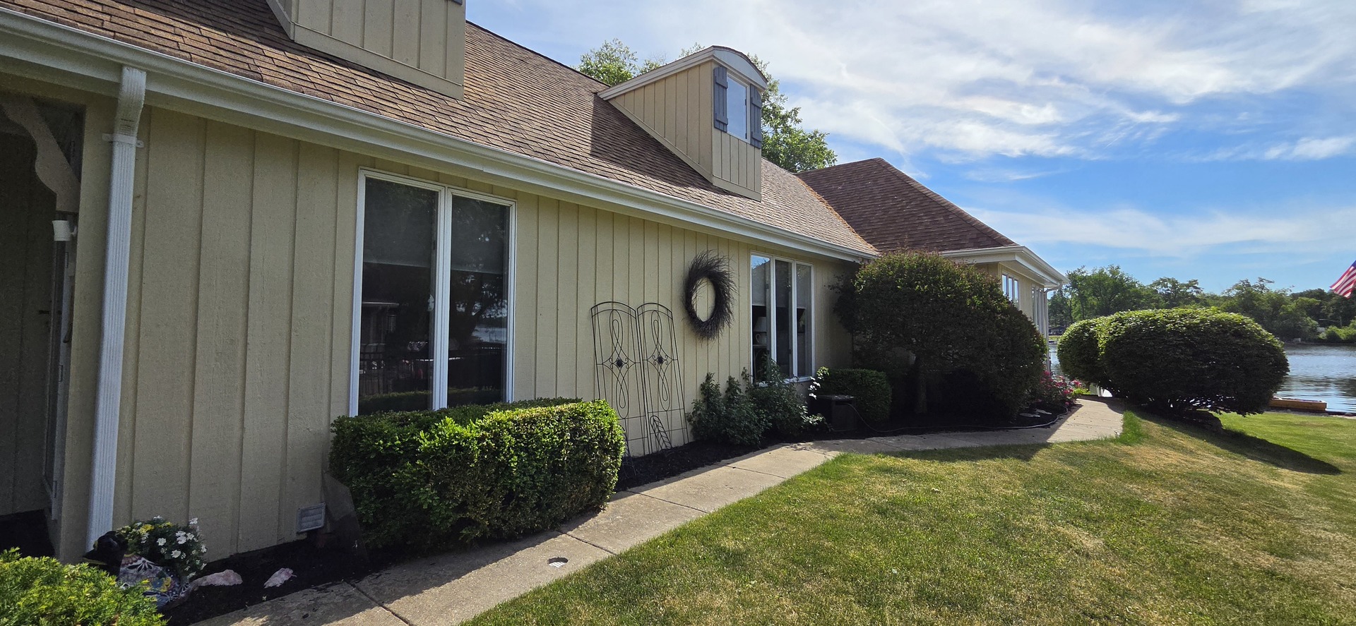 716 S Riverside Drive, McHenry, IL 60050