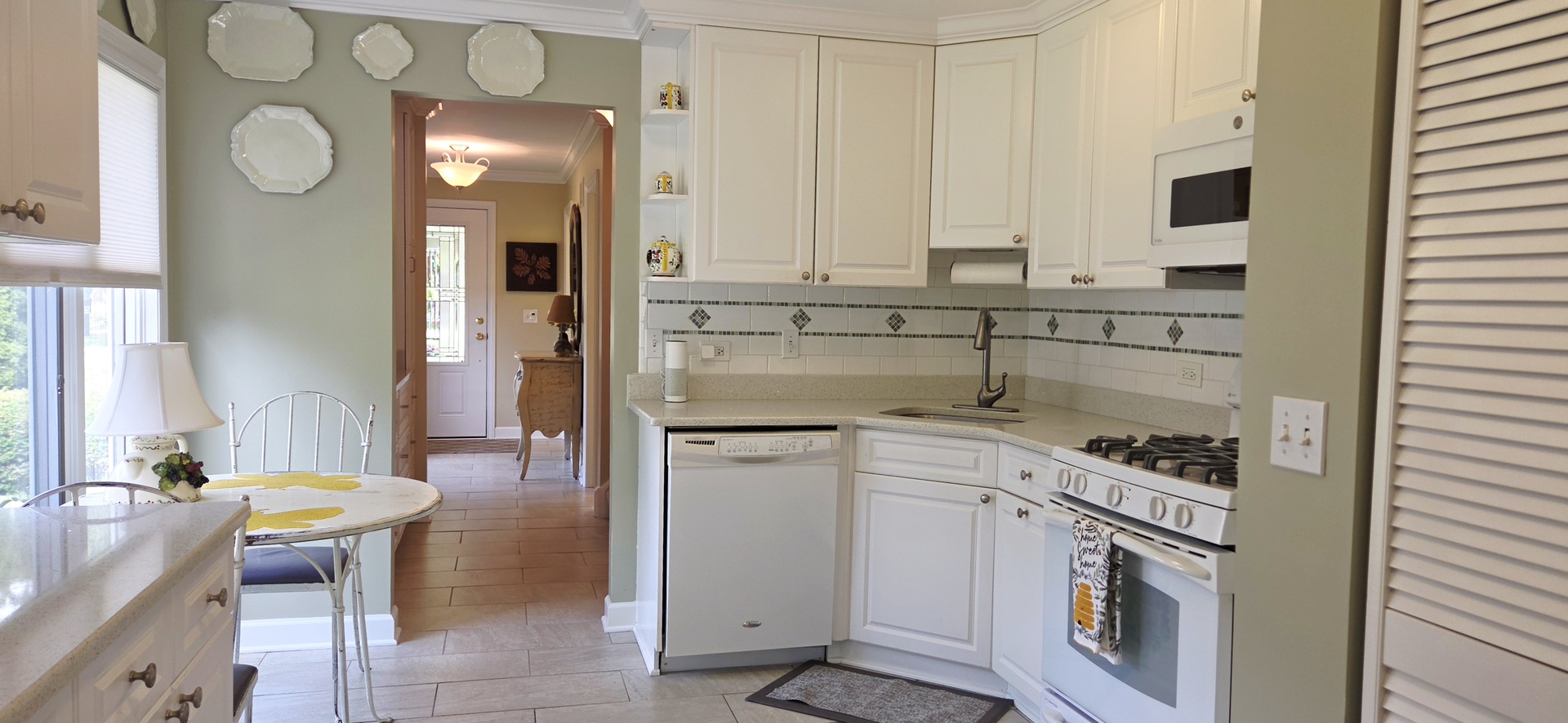 716 S Riverside Drive, McHenry, IL 60050