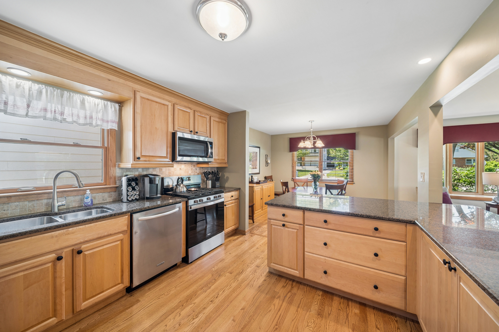 4405 Prospect Avenue, Downers Grove, IL 60515