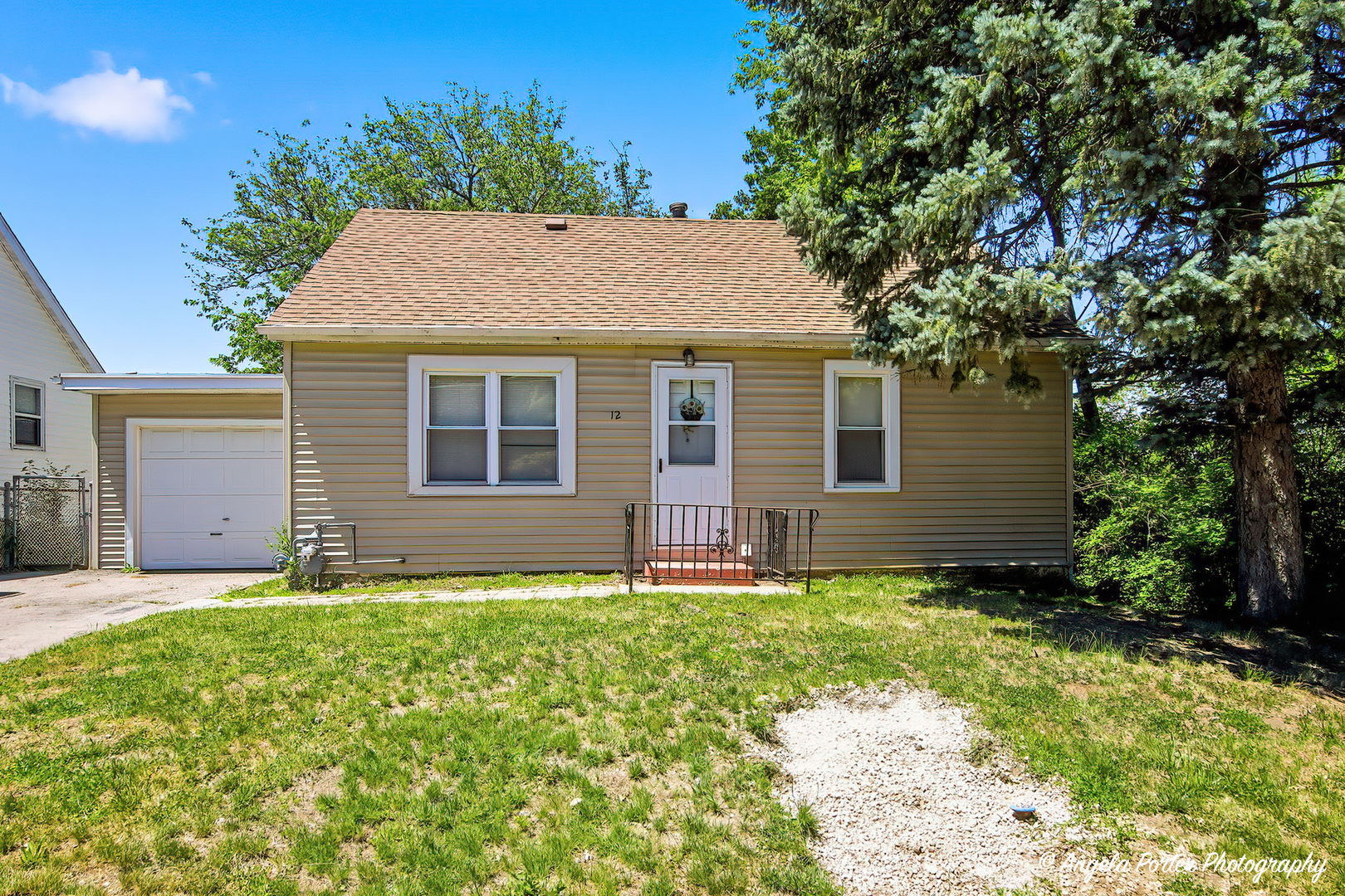 12 Arlington Lane, Fox Lake, IL 60020