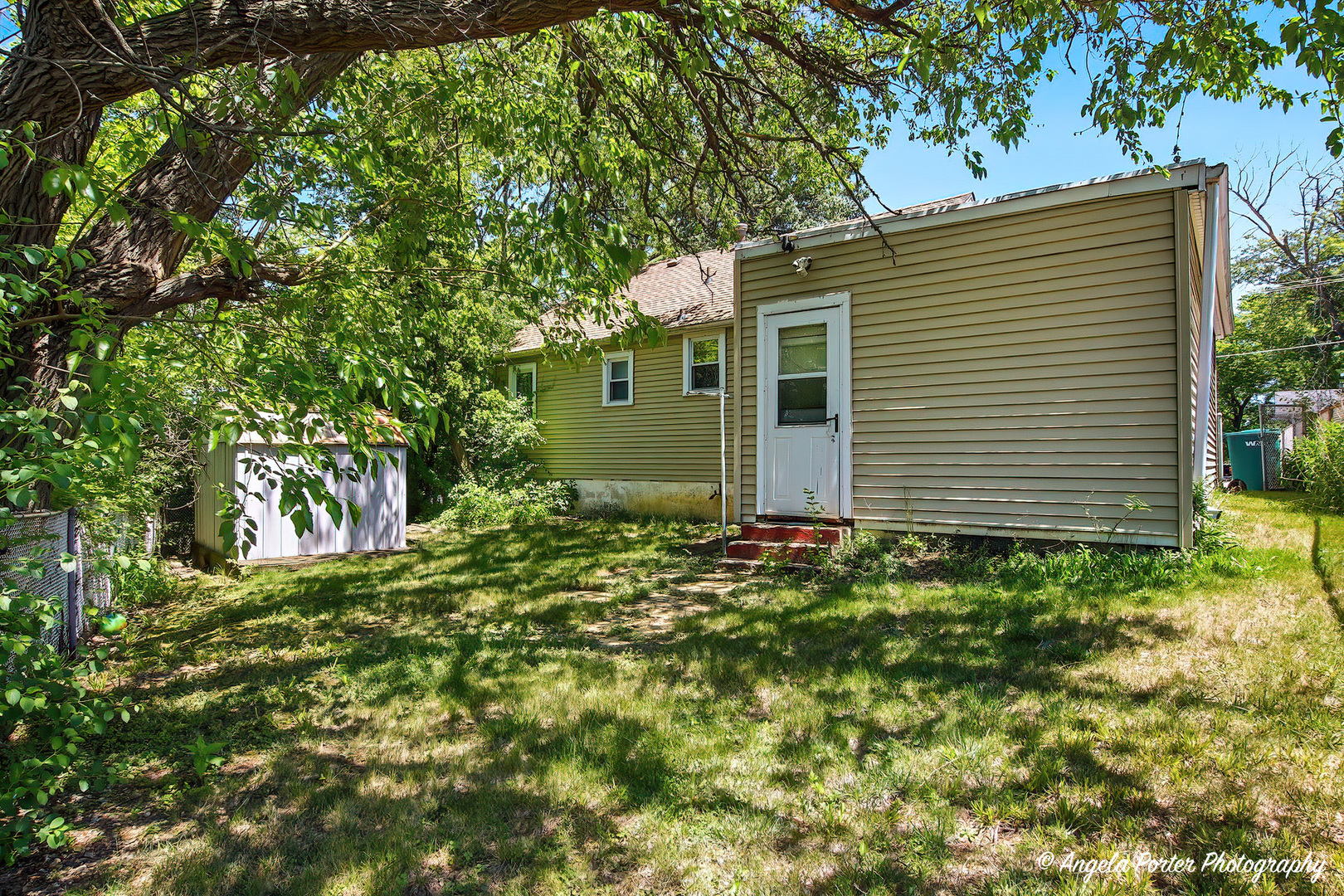 12 Arlington Lane, Fox Lake, IL 60020