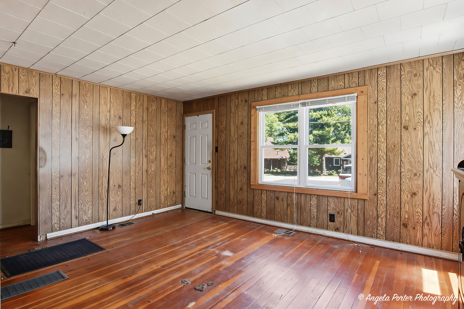 12 Arlington Lane, Fox Lake, IL 60020