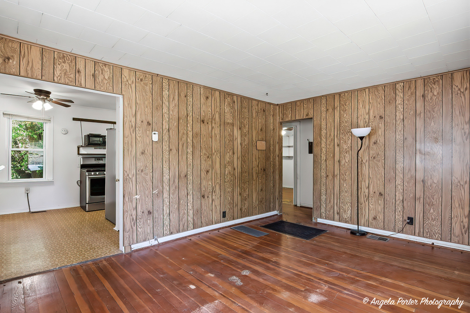 12 Arlington Lane, Fox Lake, IL 60020