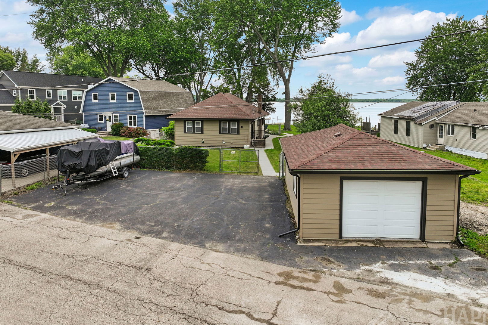 39225 N Shore Avenue, Antioch, IL 60002
