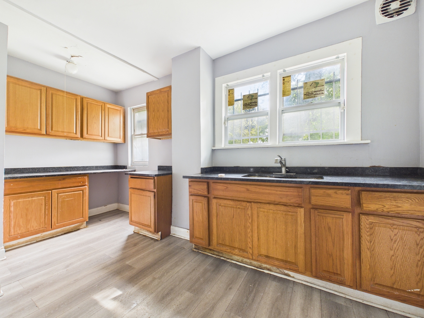 12047 S Michigan Avenue, Chicago, IL 60628