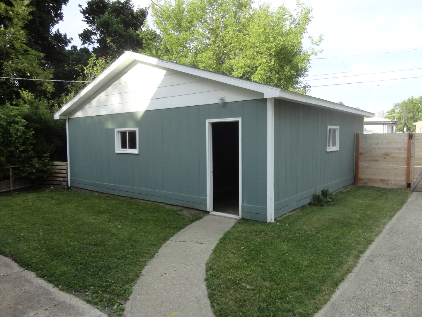 2305 Elisha Avenue, Zion, IL 60099