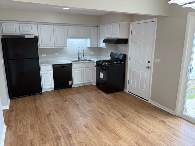 975 N York Street, Elmhurst, IL 60126