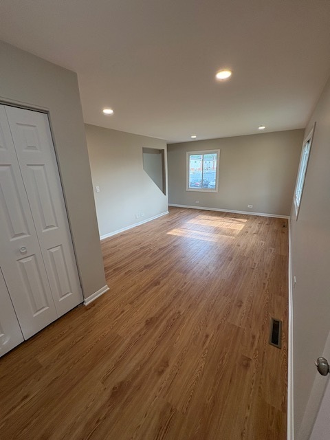 975 N York Street, Elmhurst, IL 60126