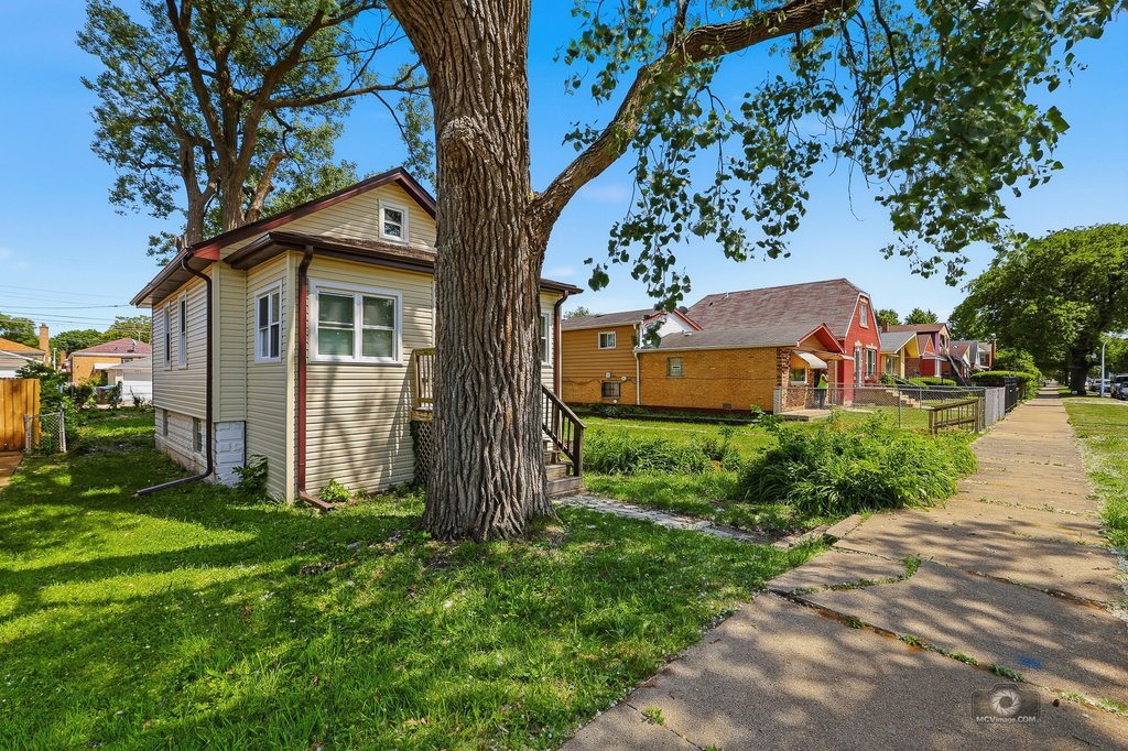 8721 S Constance Avenue, Chicago, IL 60617