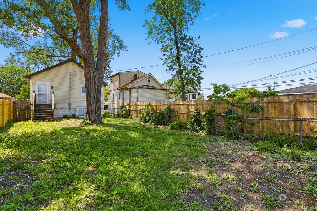 8721 S Constance Avenue, Chicago, IL 60617