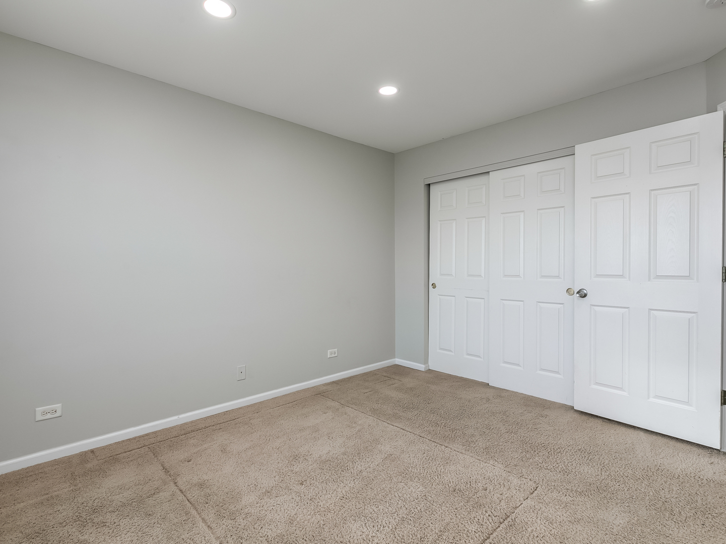 2331 Overlook Court, Naperville, IL 60563