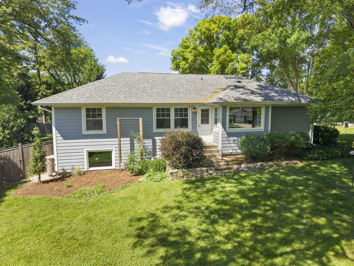 226 Woodstock Avenue, Glen Ellyn, IL 60137