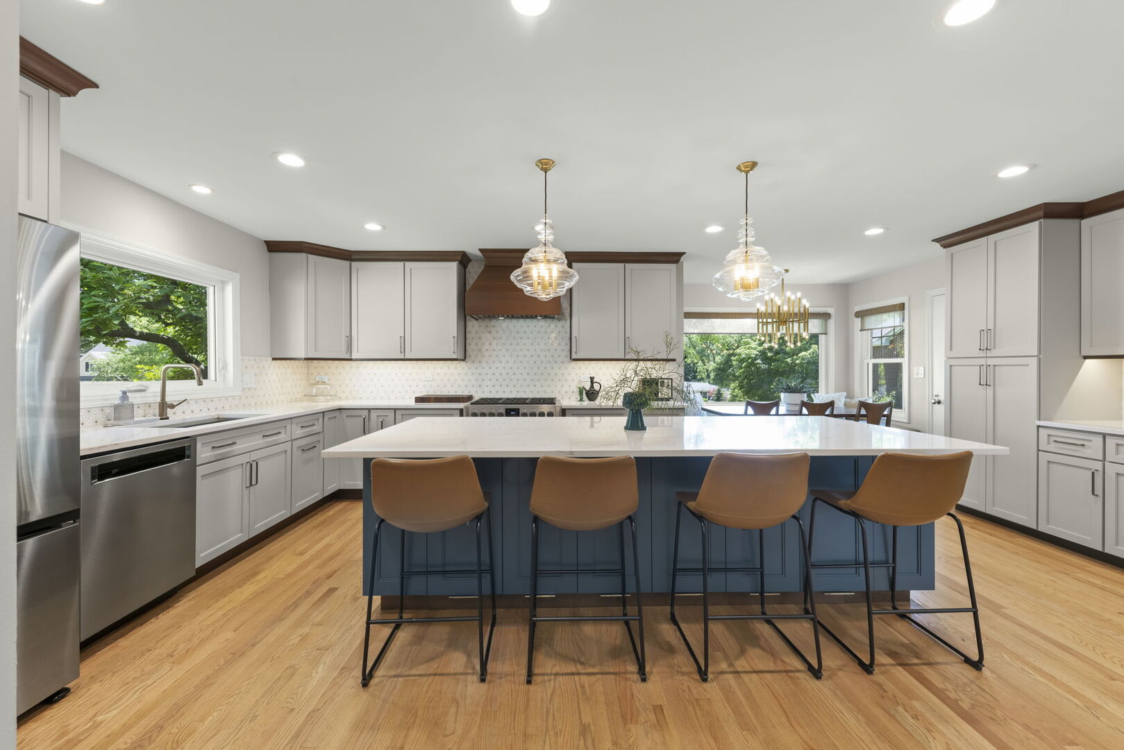 226 Woodstock Avenue, Glen Ellyn, IL 60137