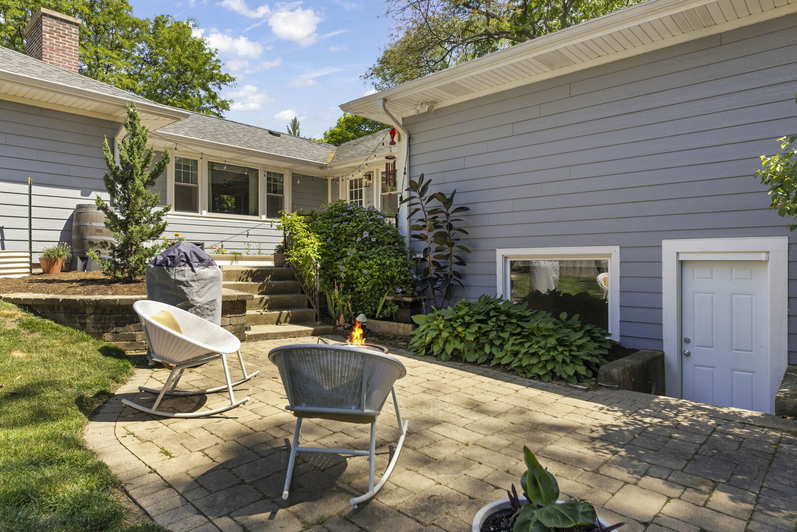 226 Woodstock Avenue, Glen Ellyn, IL 60137