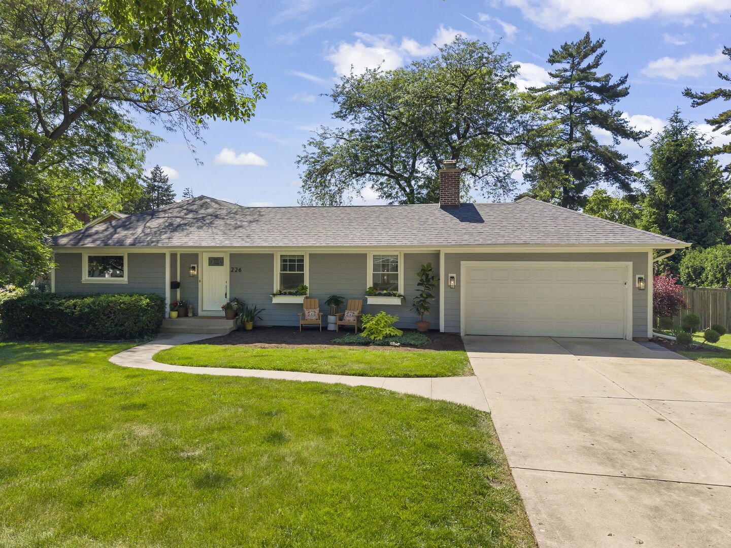 226 Woodstock Avenue, Glen Ellyn, IL 60137