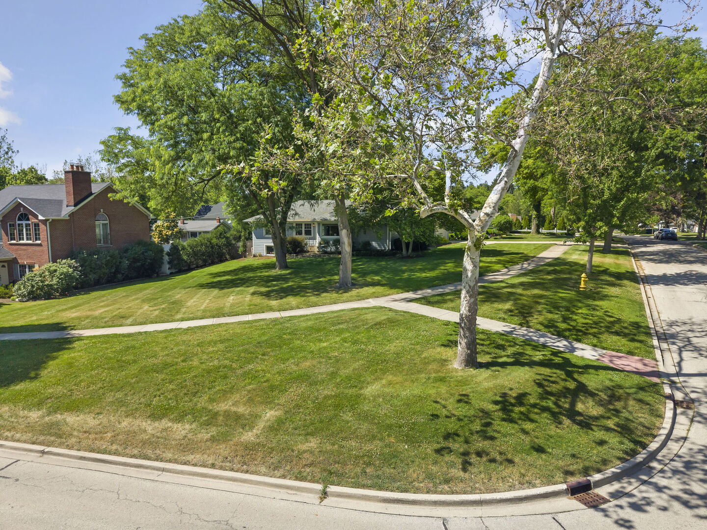 226 Woodstock Avenue, Glen Ellyn, IL 60137