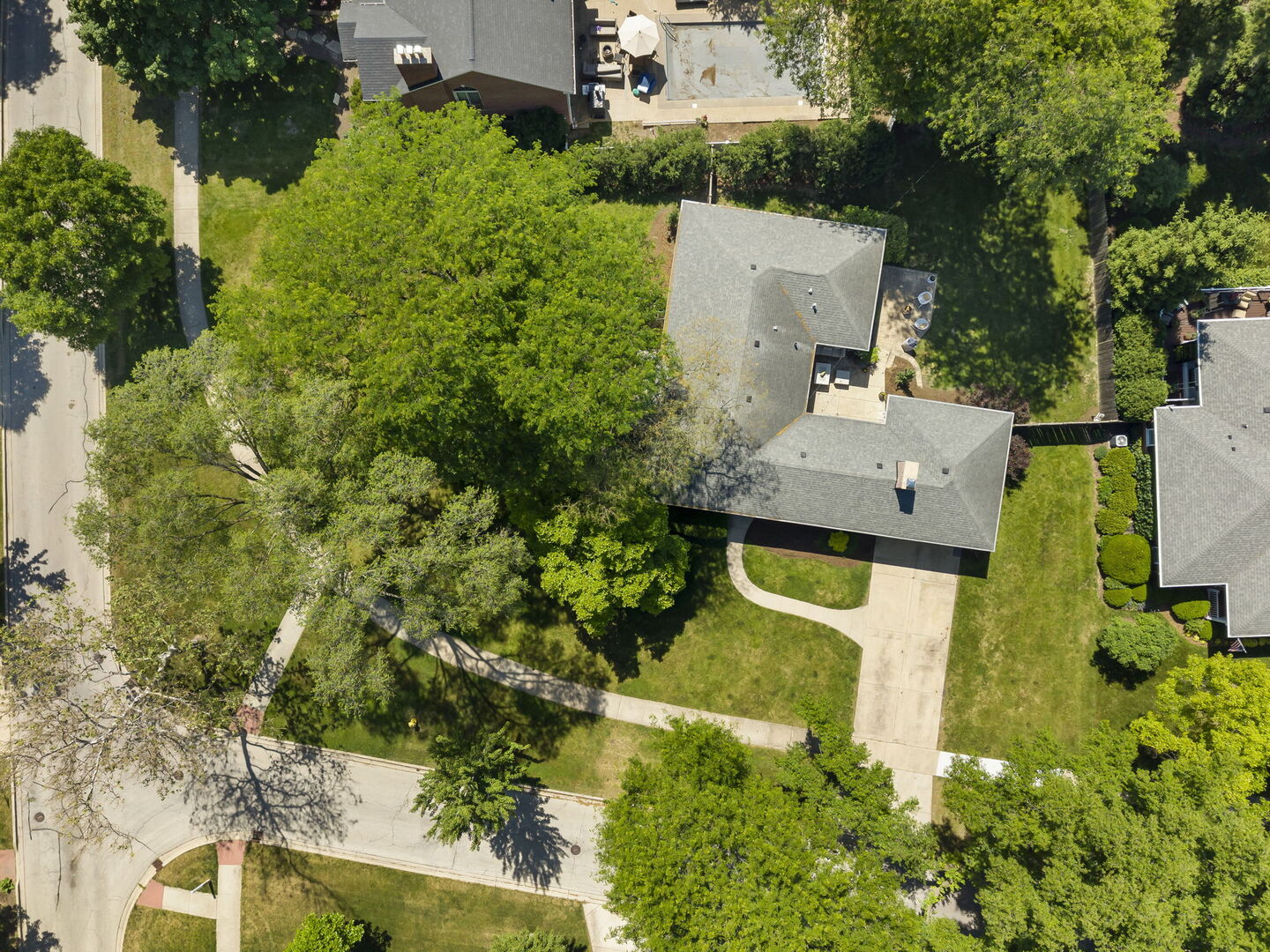 226 Woodstock Avenue, Glen Ellyn, IL 60137