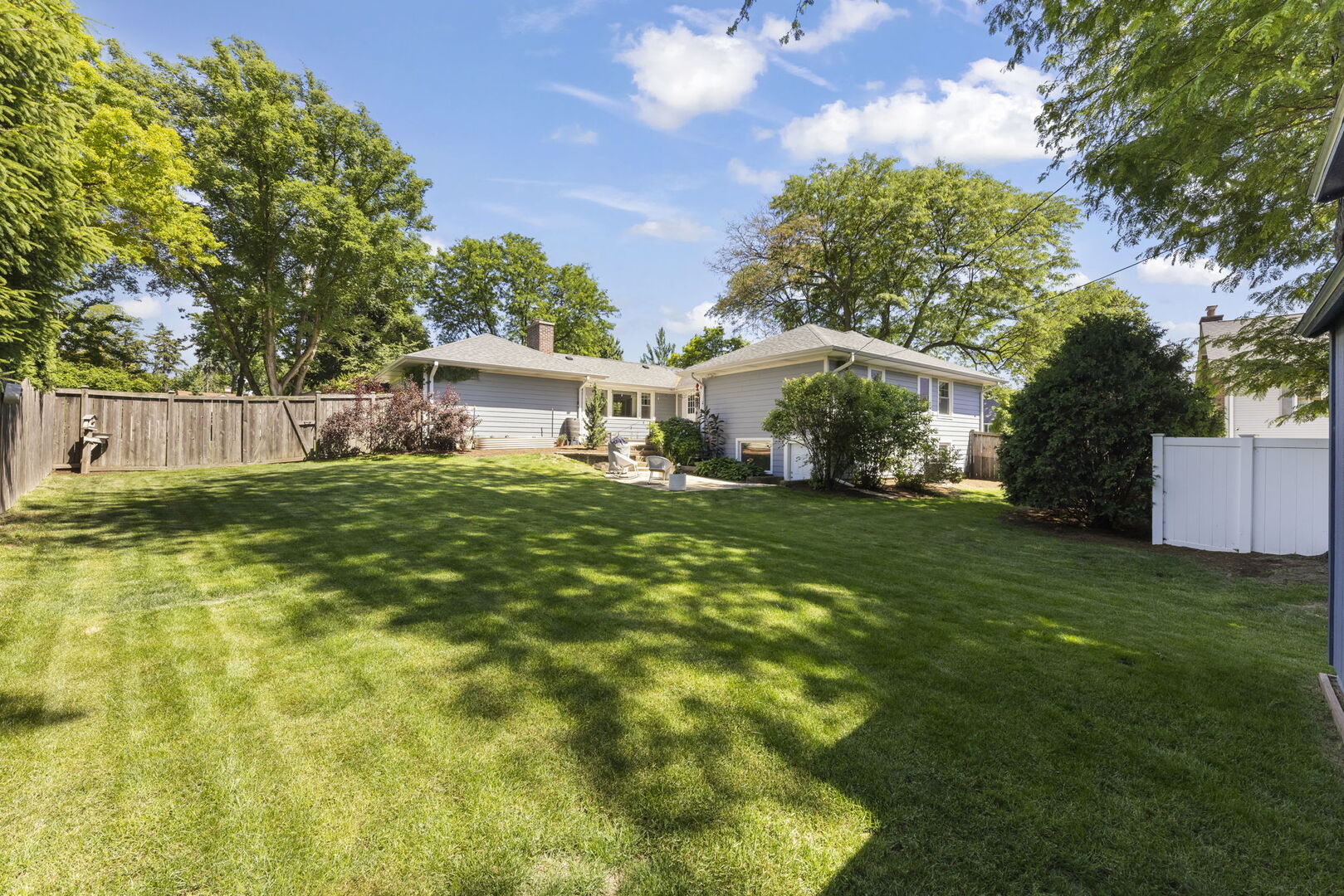 226 Woodstock Avenue, Glen Ellyn, IL 60137