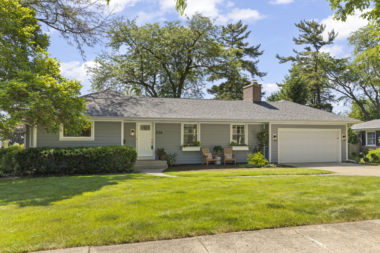 226 Woodstock Avenue, Glen Ellyn, IL 60137