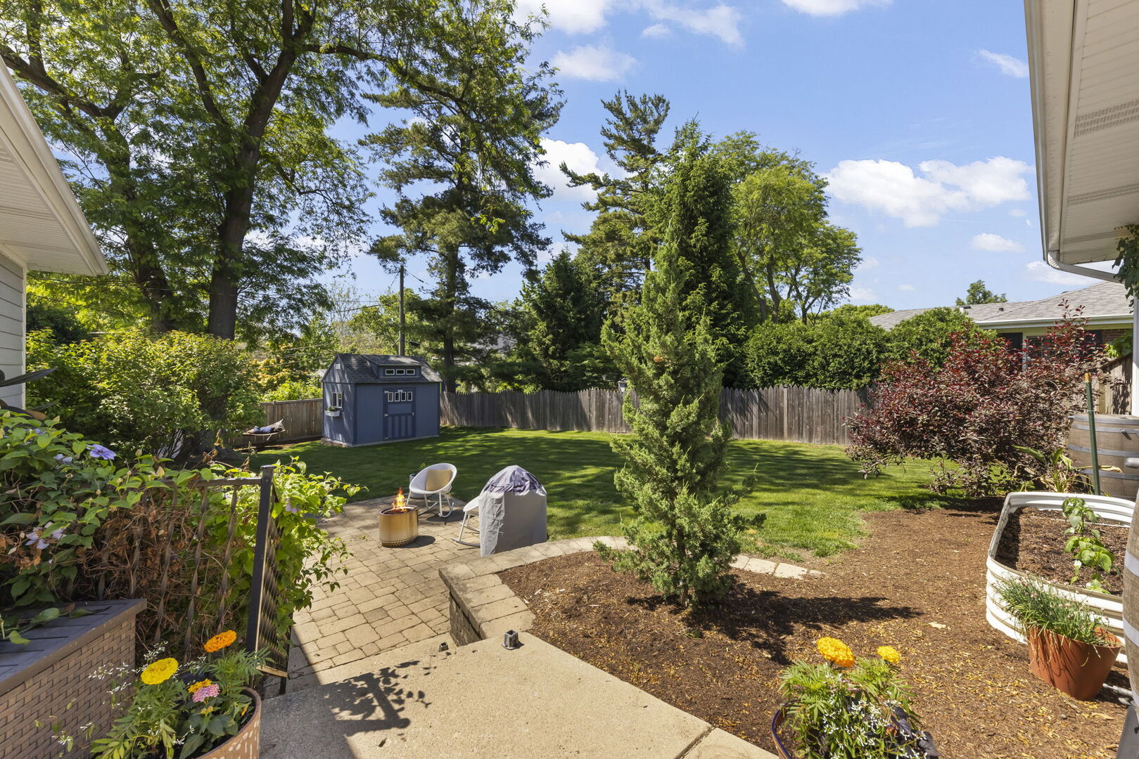226 Woodstock Avenue, Glen Ellyn, IL 60137