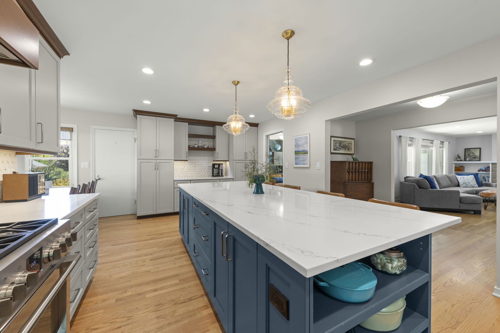 226 Woodstock Avenue, Glen Ellyn, IL 60137