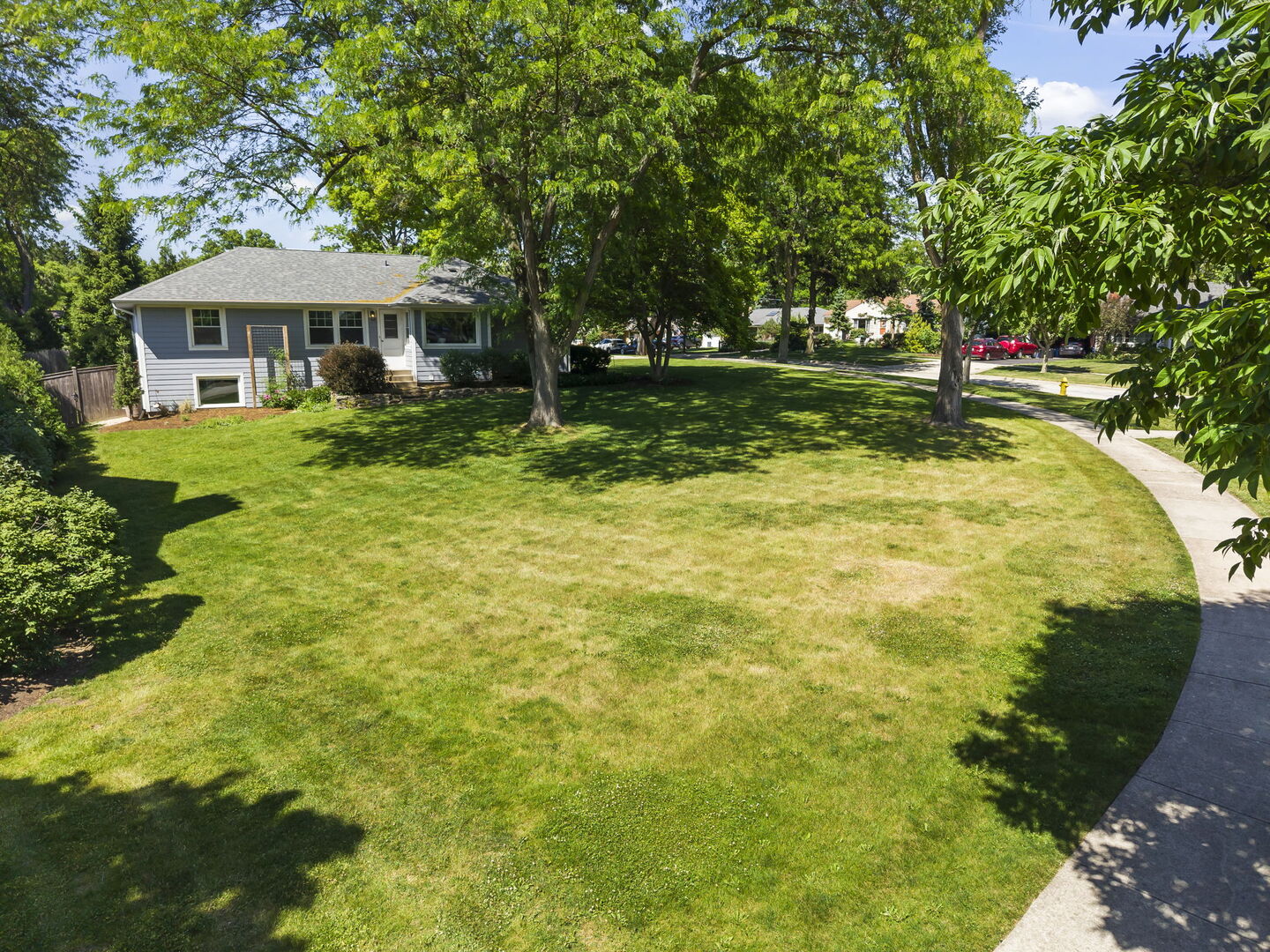 226 Woodstock Avenue, Glen Ellyn, IL 60137
