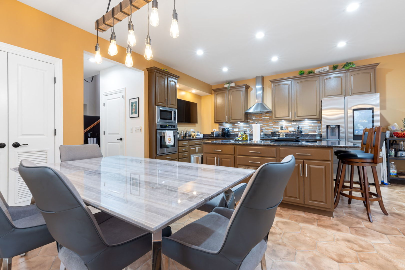 7019 168th Street, Tinley Park, IL 60477