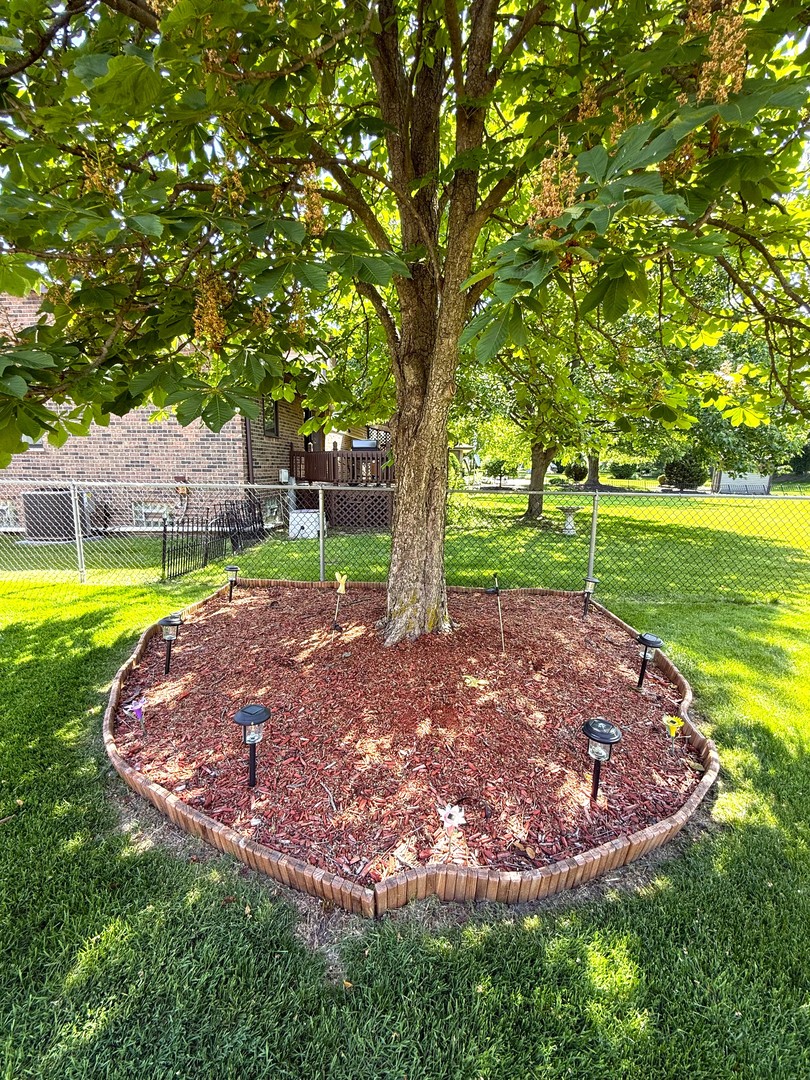 8733 Golfview Drive, Orland Park, IL 60462
