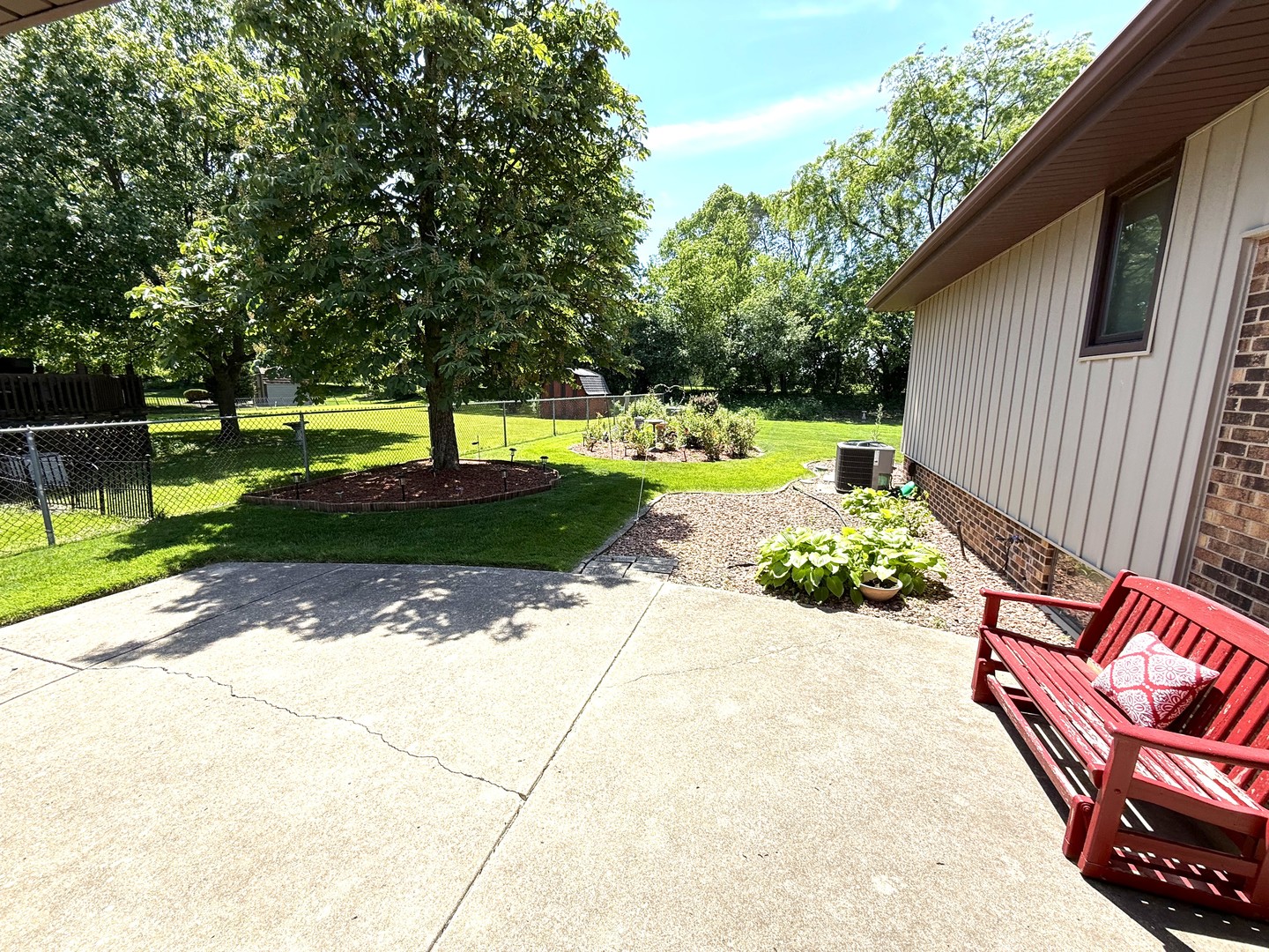 8733 Golfview Drive, Orland Park, IL 60462