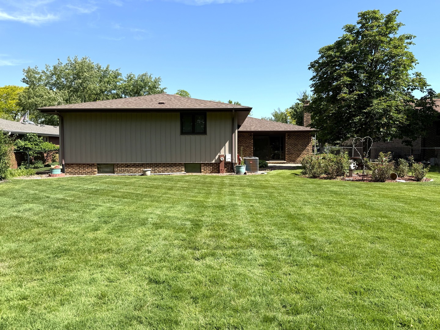 8733 Golfview Drive, Orland Park, IL 60462