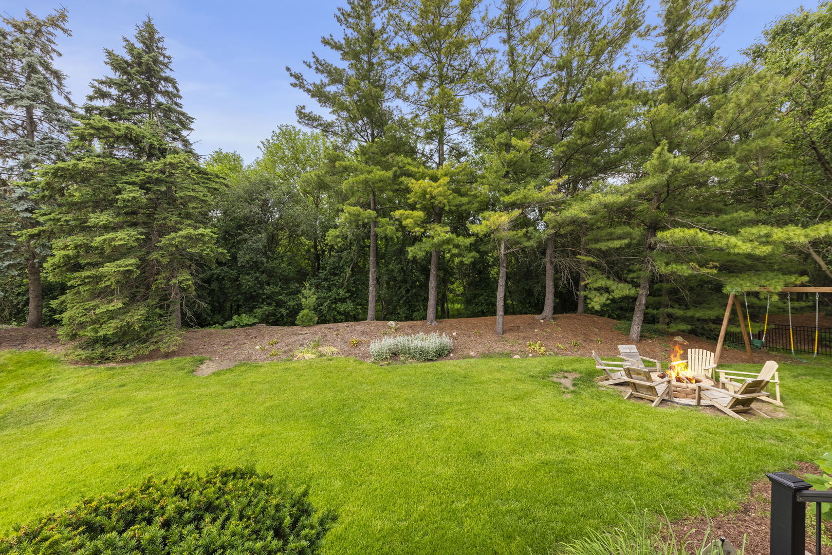 126 Stableford Drive, Glen Ellyn, IL 60137