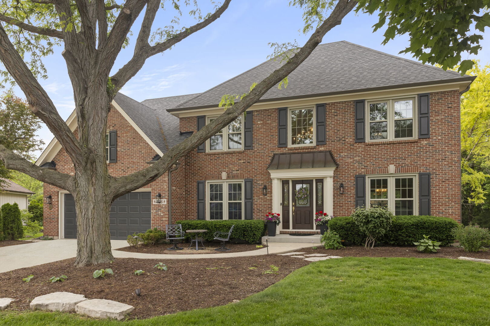 126 Stableford Drive, Glen Ellyn, IL 60137