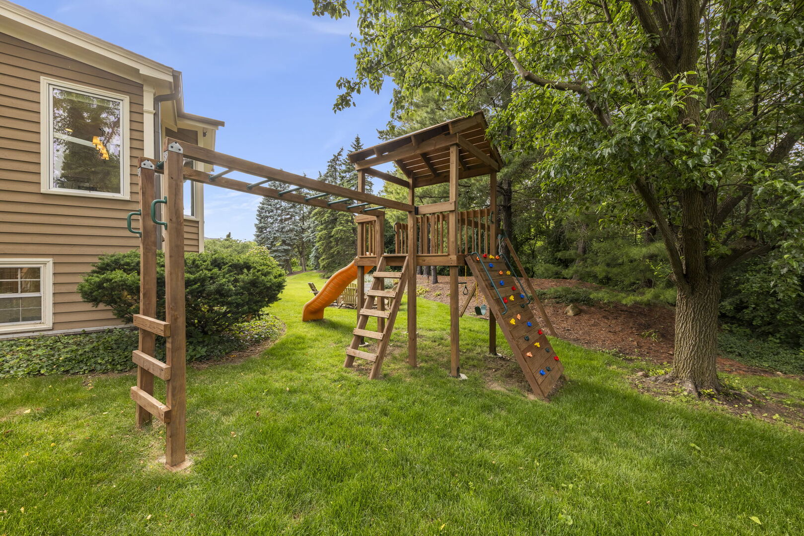 126 Stableford Drive, Glen Ellyn, IL 60137