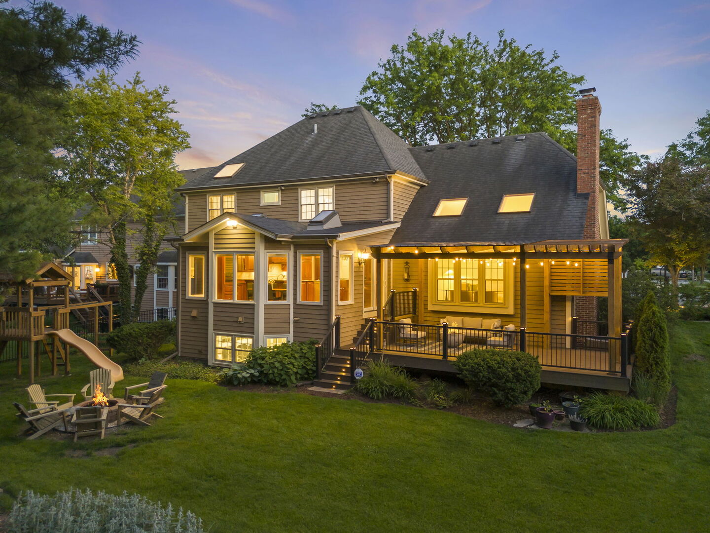 126 Stableford Drive, Glen Ellyn, IL 60137