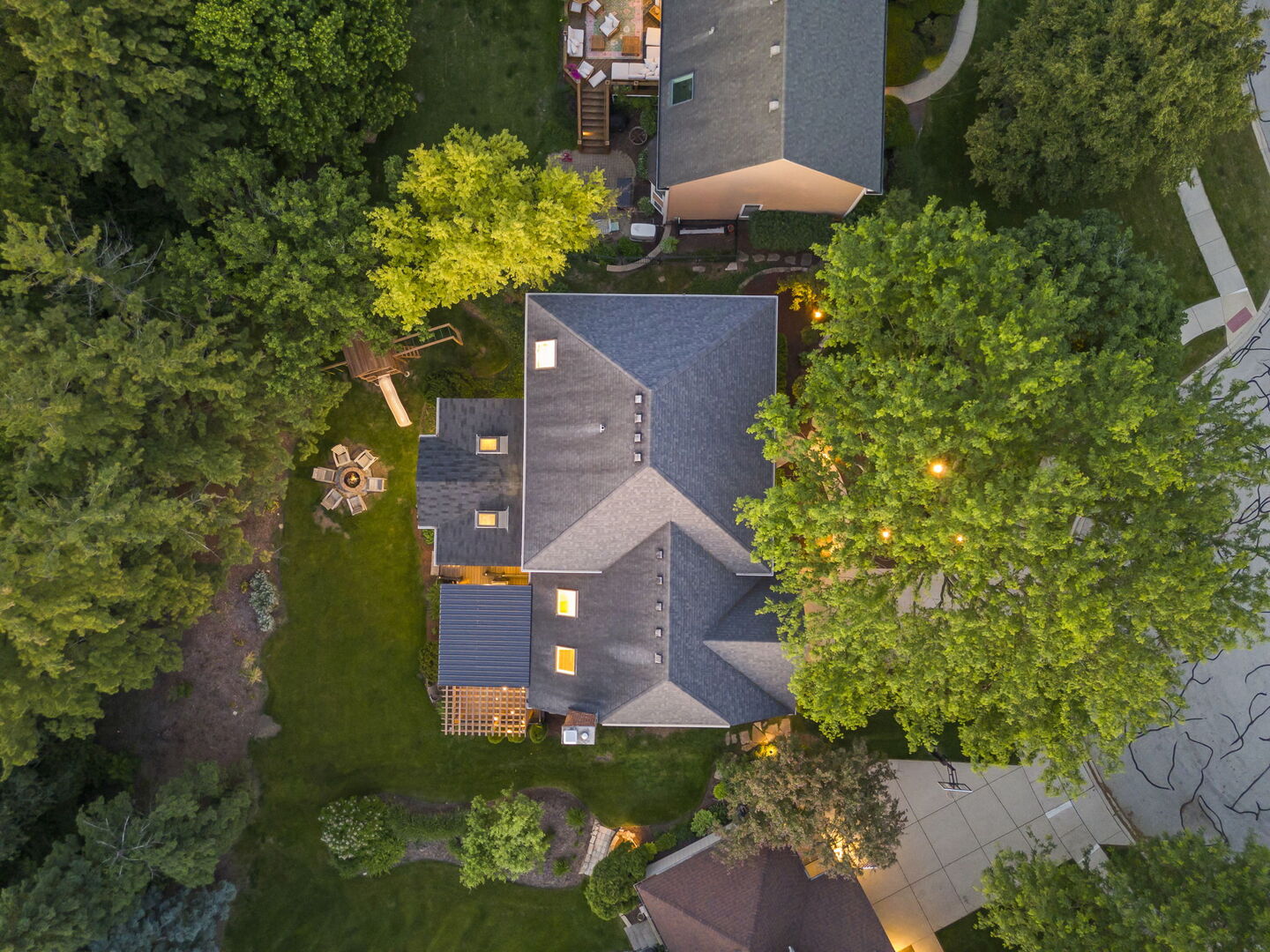126 Stableford Drive, Glen Ellyn, IL 60137