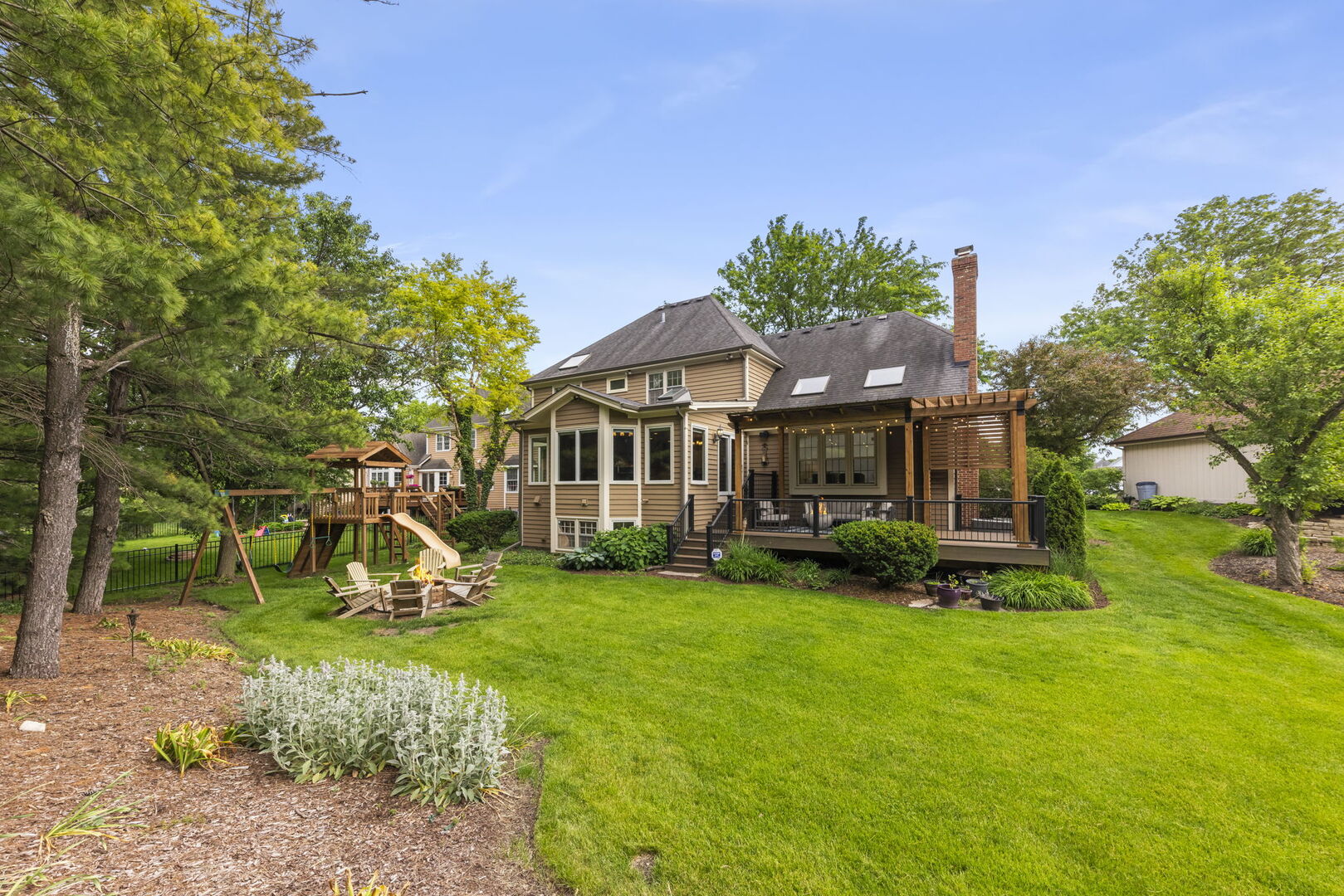126 Stableford Drive, Glen Ellyn, IL 60137