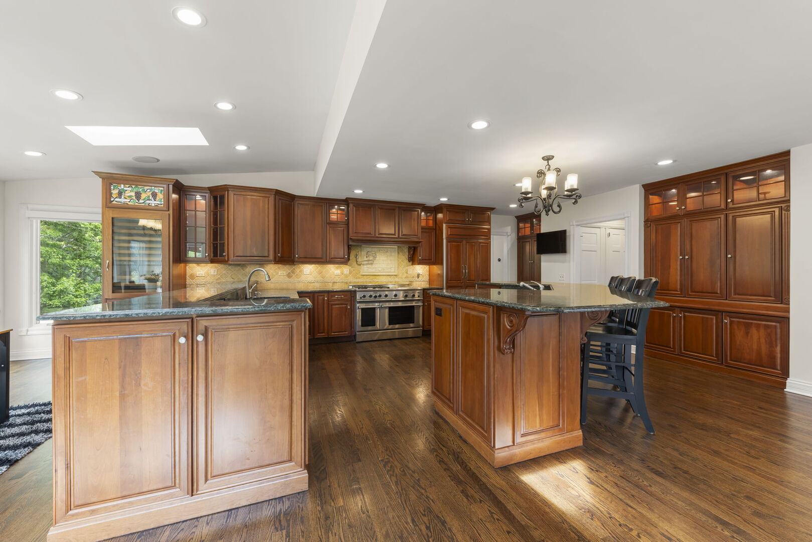 126 Stableford Drive, Glen Ellyn, IL 60137