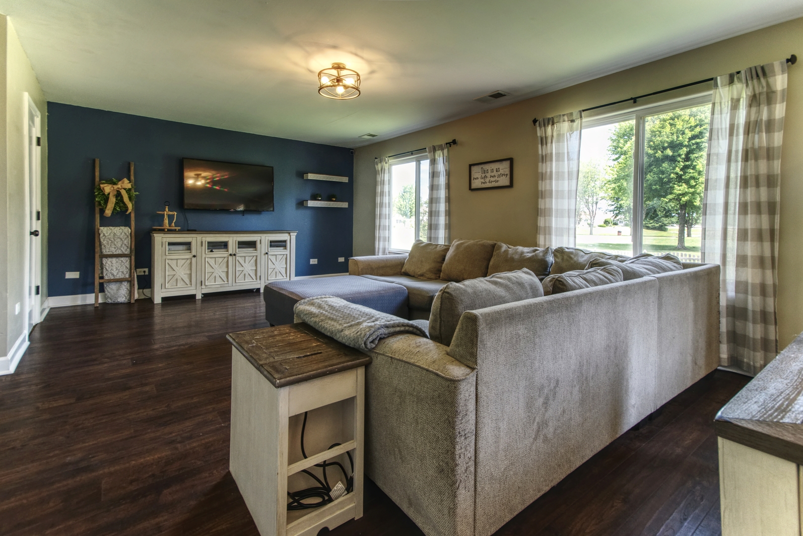 26434 W Deer Path, Channahon, IL 60410