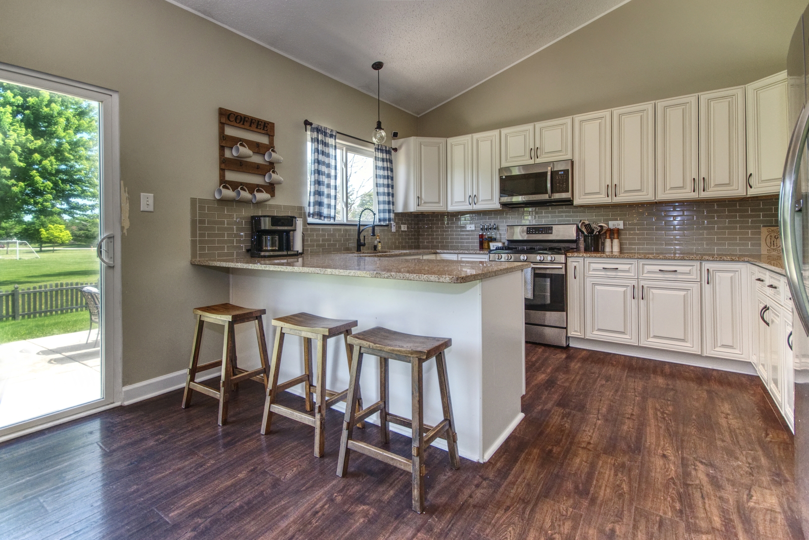 26434 W Deer Path, Channahon, IL 60410